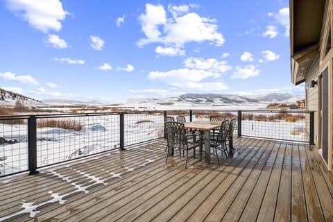 4br Mountain View Home - 5 Minutes To Granby Ranch House in Granby