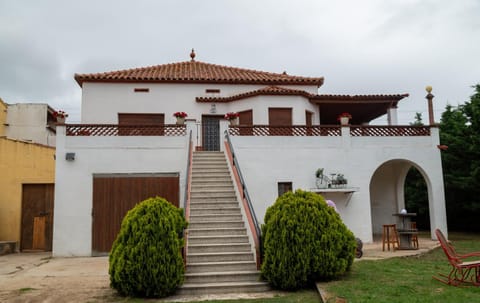 Property building, Day