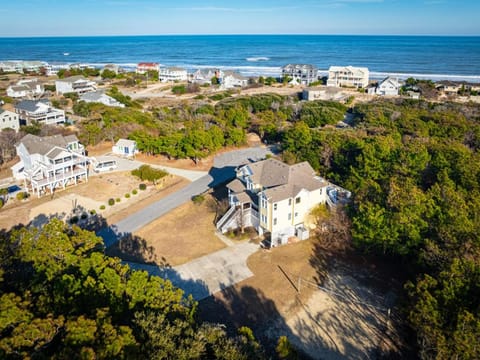 2min Walk to Beach Pool Spa Game Room Big Yard House in Corolla