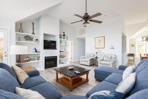 2min Walk to Beach Pool Spa Game Room Big Yard House in Corolla