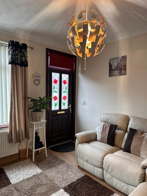 Ruckledge Terrace House in Mansfield