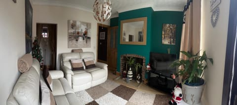 Ruckledge Terrace House in Mansfield