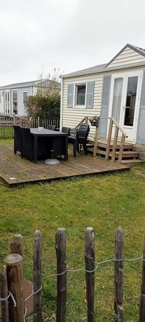 Vakantiechalet 2014 in Bredene 6 personen met grote tuin Apartment in Bredene