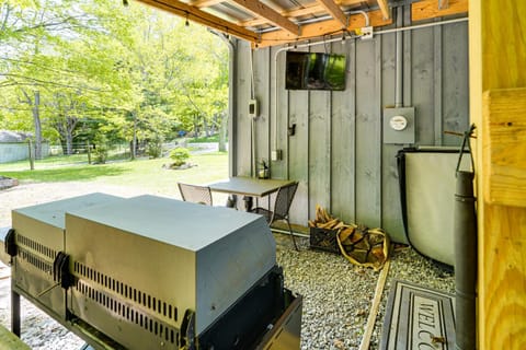 Hike to Hot Springs! Monterey Cabin on 4 Acres Cabin in Shenandoah Valley