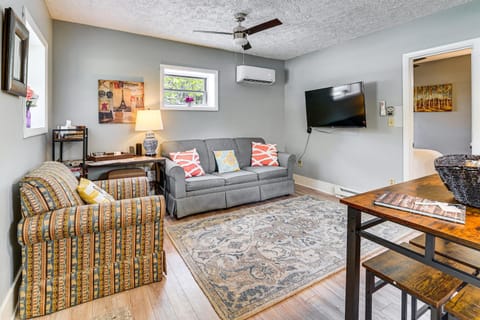 Hike to Hot Springs! Monterey Cabin on 4 Acres Cabin in Shenandoah Valley