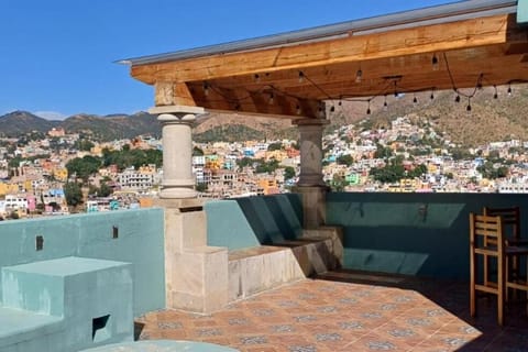 Balcony/Terrace, City view, Mountain view