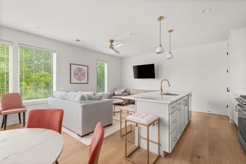 4BD Townhome East Nash with Rooftop 12ppl House in East Nashville