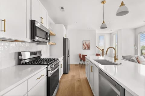 4BD Townhome East Nash with Rooftop 12ppl House in East Nashville