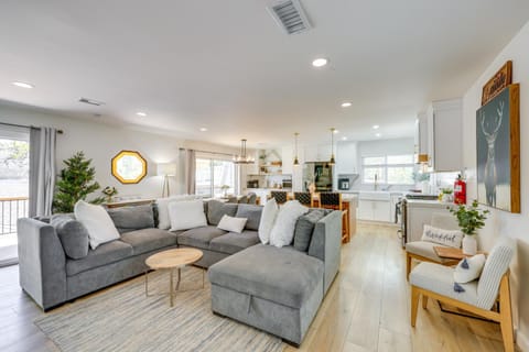 Walk to The Village ShopsandEats Big Bear Lake Home House in Big Bear