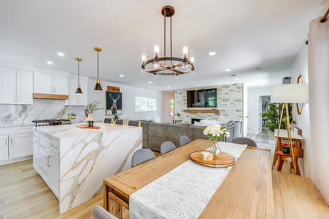 Walk to The Village ShopsandEats Big Bear Lake Home House in Big Bear