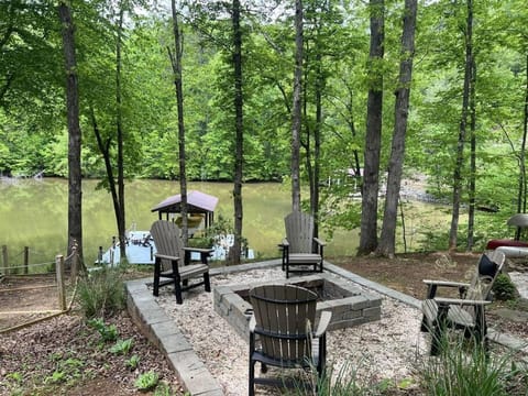 Lakefront Paradise - Hot Tub Game Rm Kayaks Dock House in Smith Mountain Lake
