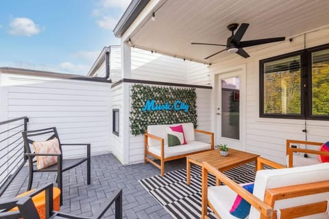 Large Marvel Themed 14ppl Spacious Townhome House in East Nashville