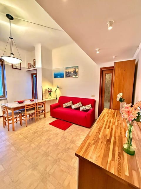 Classic Milan house 15 minutes from Duomo Apartment in Milan