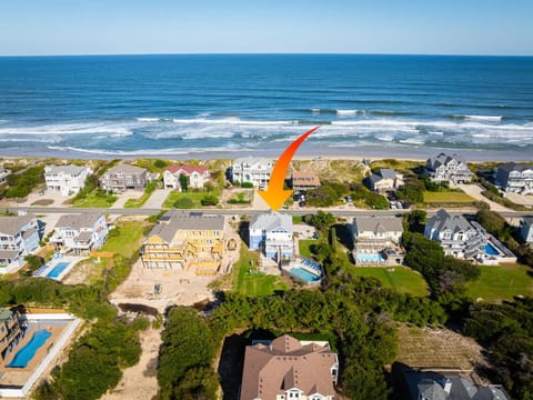 Gorgeous Semi-Oceanfront Home in Whalehead House in Corolla