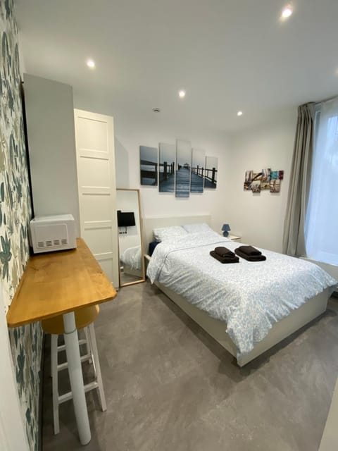 Studio à cote du parc des expositions porte de Versailles, proche metro Apartment in Vanves