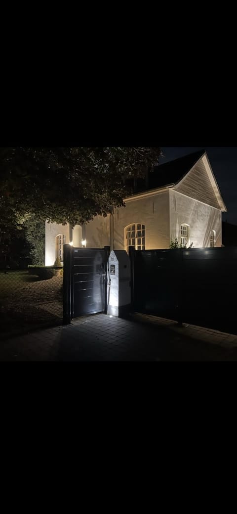 Property building, Night