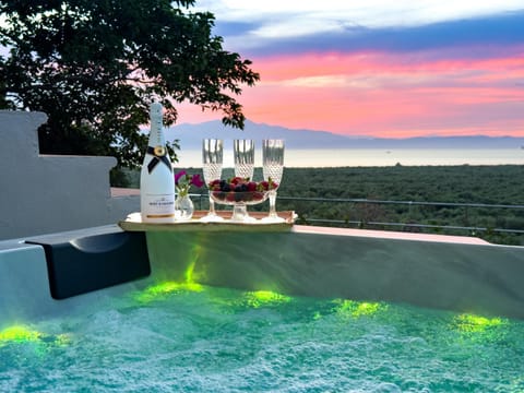 Natural landscape, Hot Tub, View (from property/room), Sea view, Drinks, Sunset