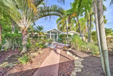 Tropical Waterfront Beach Home with Pool & Jacuzzi Villa in Cocoa Beach