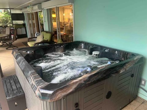 Tropical Waterfront Beach Home with Pool & Jacuzzi Villa in Cocoa Beach