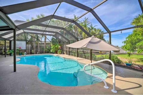 Tropical Waterfront Beach Home with Pool & Jacuzzi Villa in Cocoa Beach