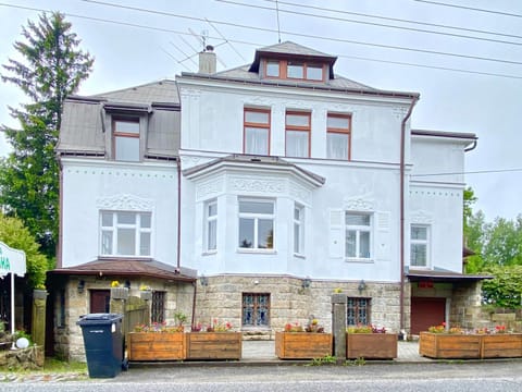 Property building, Day
