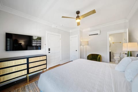 Taranto House by Visit Apalach Inn in Apalachicola