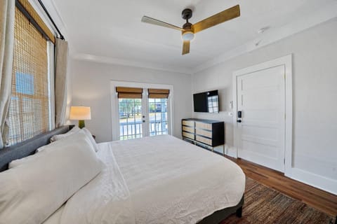 Taranto House by Visit Apalach Inn in Apalachicola