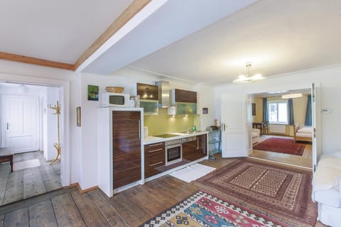 Day, Kitchen or kitchenette