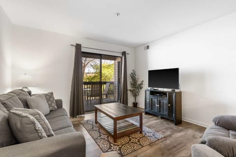 Fairway View Duo - Stay for 12 House in Branson