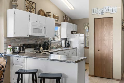 Lake Livin' - Incredible Views House in Indian Point