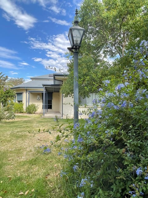 Property building, Facade/entrance, Garden, Guests
