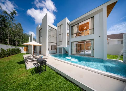 Property building, Garden view, sunbed