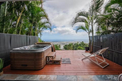 Hot Tub, View (from property/room), Balcony/Terrace, Spa and wellness centre/facilities, Sea view