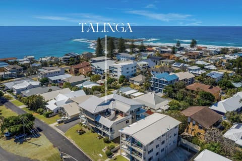 Property building, Bird's eye view, Beach