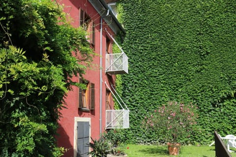 Property building, Day