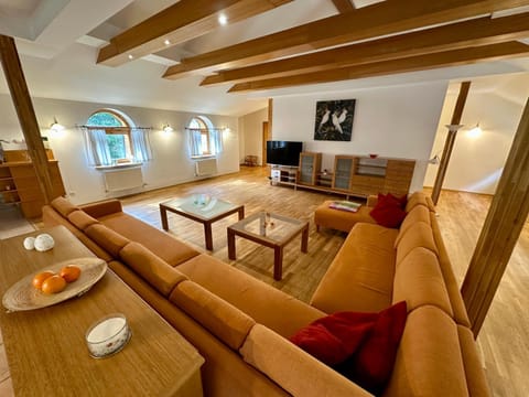 Communal lounge/ TV room