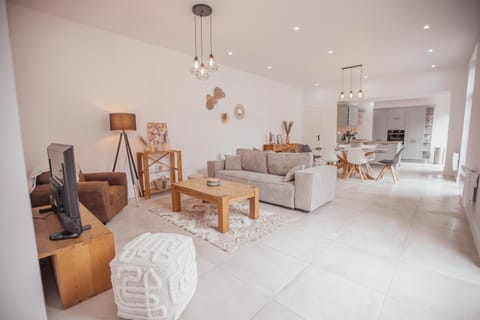 La Hacienda - Grande maison avec jardin House in Cambrai