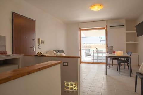 TV and multimedia, Kitchen or kitchenette, Dining area, air conditioner