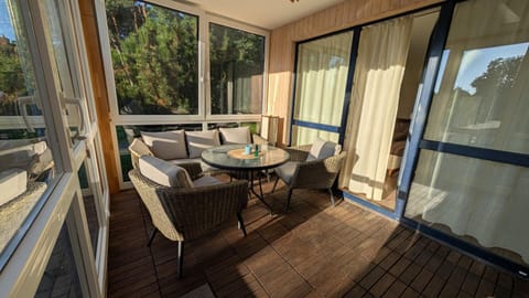 Balcony/Terrace, Seating area, Dining area