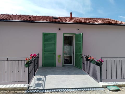 Property building, Facade/entrance