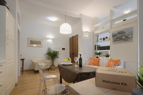 TV and multimedia, Kitchen or kitchenette, Living room, Dining area