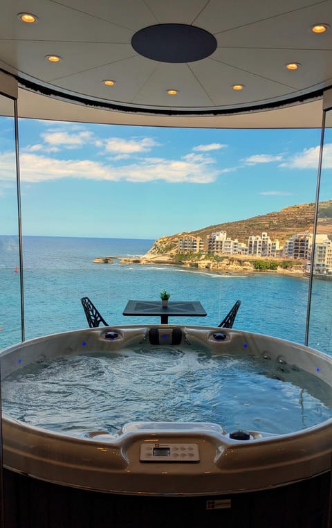 Hot Tub, Sea view