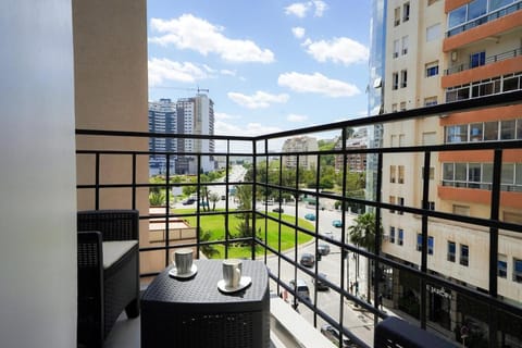 Balcony/Terrace, City view, Parking