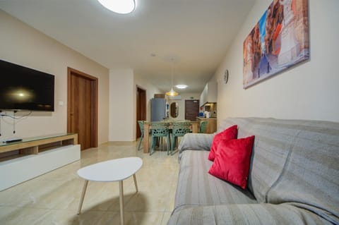 TV and multimedia, Kitchen or kitchenette, Living room, Seating area