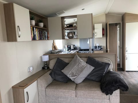 2 Bedrooms 6 Berth lovely caravan on Lydo Beech Apartment in Prestatyn