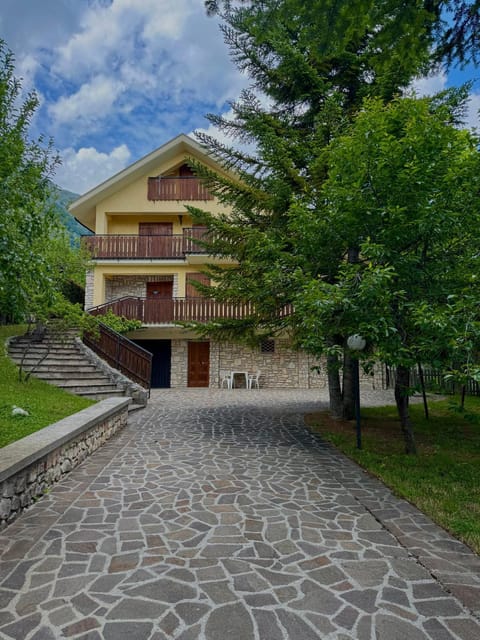 Property building, Facade/entrance, Parking