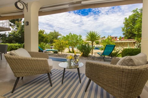 Balcony/Terrace, Seating area, Garden view, sunbed