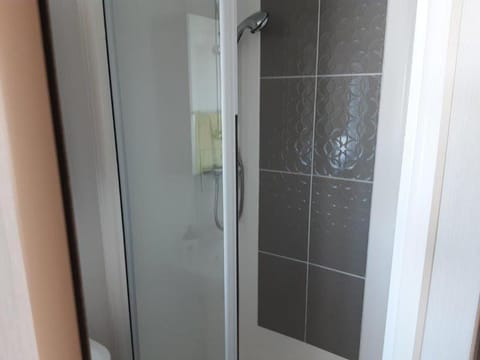 Atlantic View Chalet in Ferryside