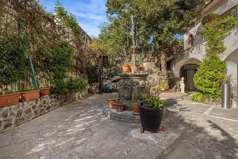 Property building, Spring, Day, Garden, Garden, Garden view