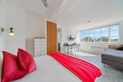 Bed, Living room, Bedroom